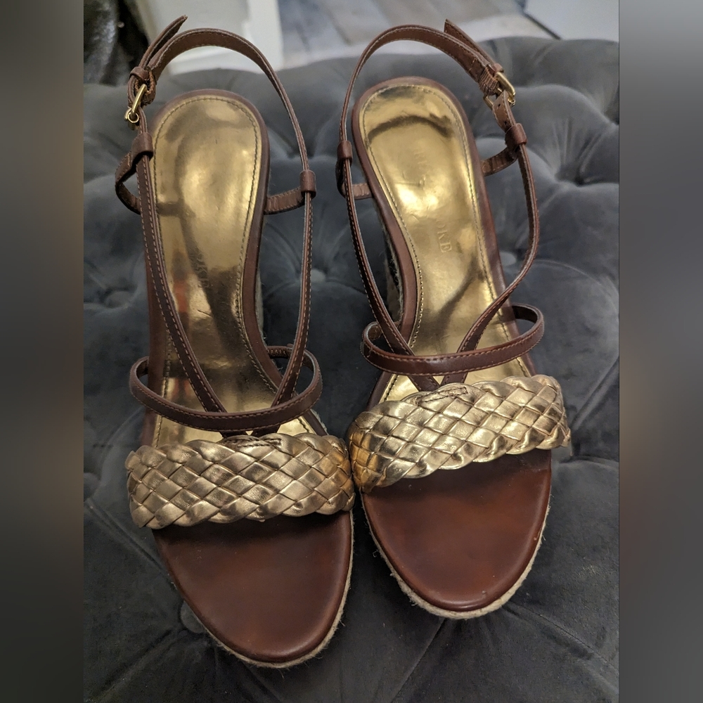 Brown and gold sandals with rattan wedge heels sandals